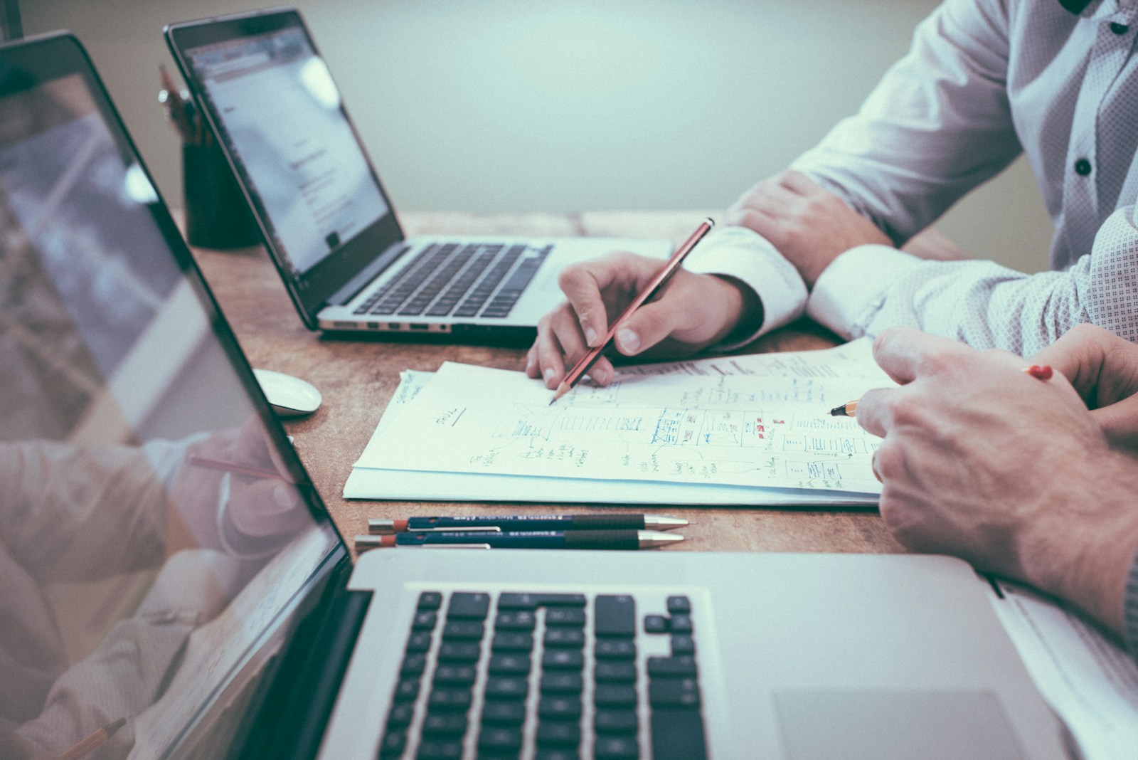 One-to-one desk review session at AI Finance Circuit